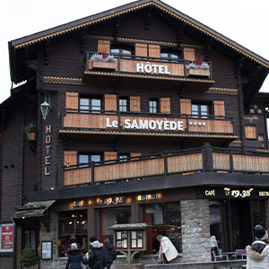 Enseigne hotel Samoyède Morzine Haute Savoie 74