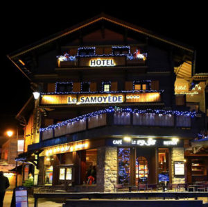 Enseigne lettrages lumineux hôtel Morzine Haute Savoie 74