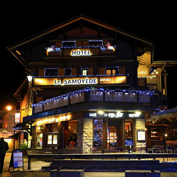 Enseigne lettrages lumineux le samoyède Morzine Haute Savoie 74