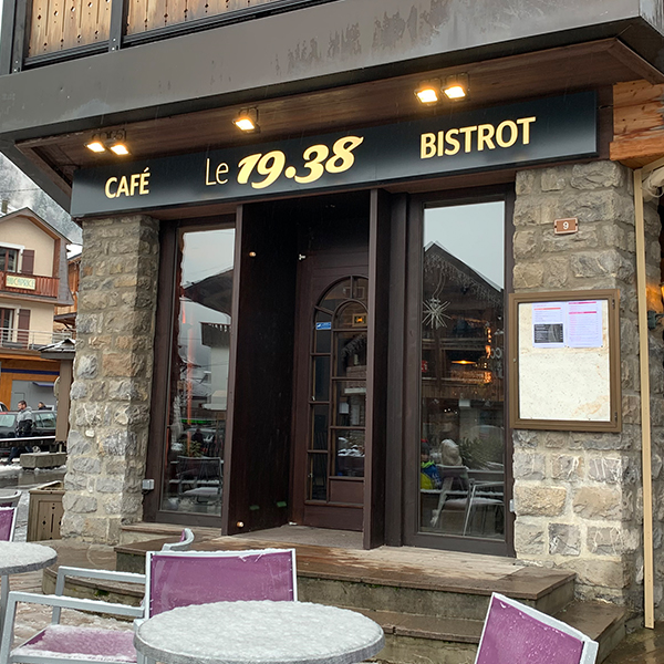 Enseigne le samoyède caisson lumineux Morzine Haute Savoie 74