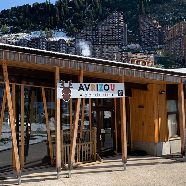 Enseigne panneau dibond Avrizou Morzine Avoriaz Haute-Savoie 74