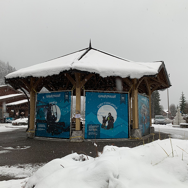 Bâche tendue sur cadre sur-mesure GMDS Samoens Haute Savoie 74