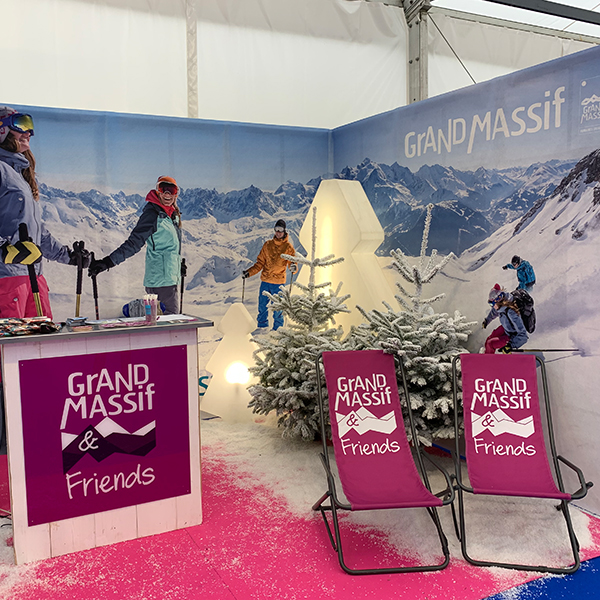 Stand avec chilienne grand Massif Samoens Haute Savoie 74