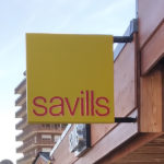 Enseigne drapeau caisson Savills