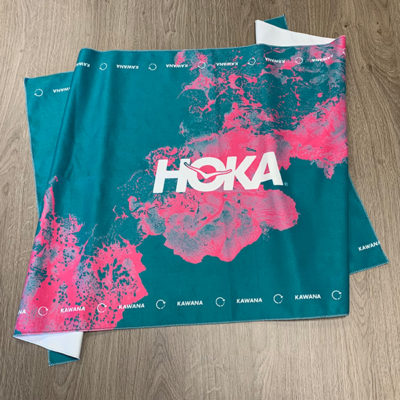 Serviette sur-mesure Kawana - Deckers Hoka 1
