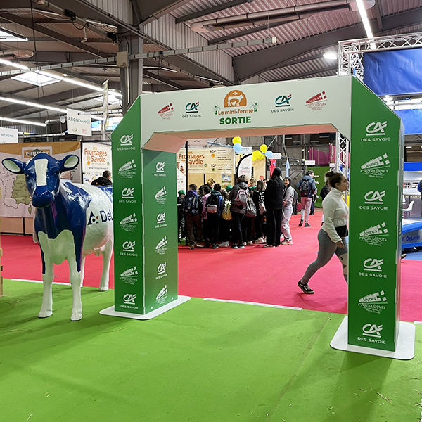 arche akilux vache en piste - CA