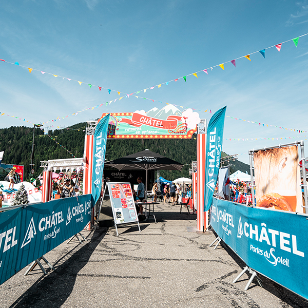 Non tissé et oriflamme 350 cm - Chatel